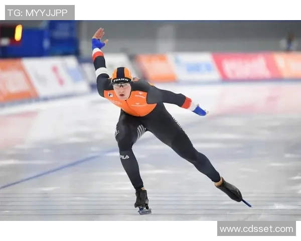 荷兰海伦芬迎来世界青少年速度滑冰锦标赛精彩赛事盛况